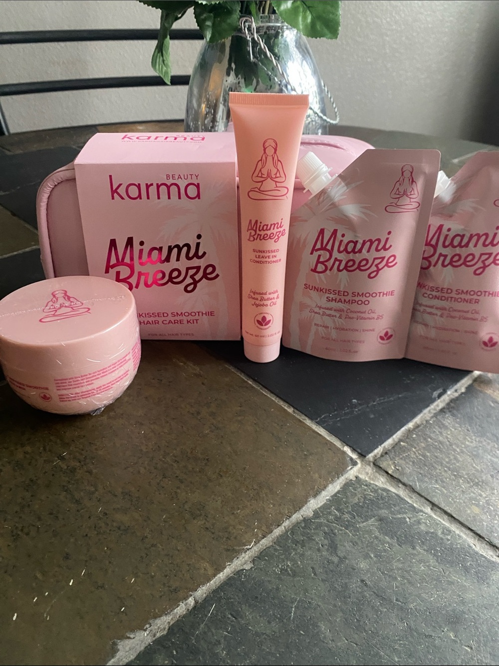 Karma Miami Breeze Hair Care Kit - Pale Pink Travel Pouch - Picture 2 of 2